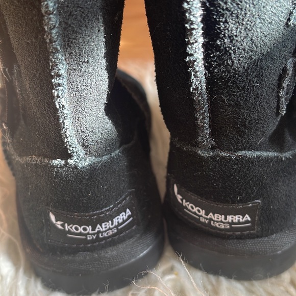 Koolaburra by Ugg. Worn 2. Size 8 girls. - Picture 3 of 3